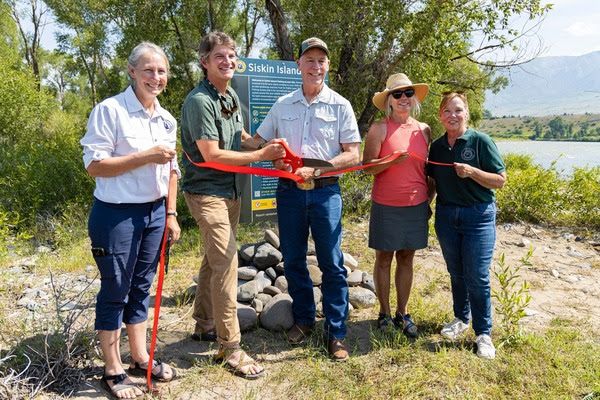 Ribbon cutting at Siskin Island FAS